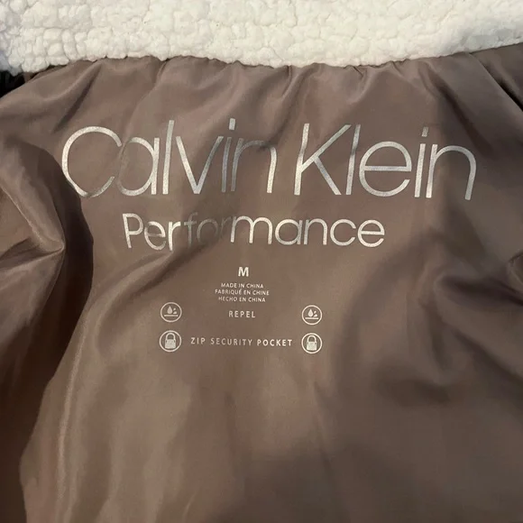 Calvin Klein Taupe and White Puffer Vest women’s size M - Picture 3 of 4